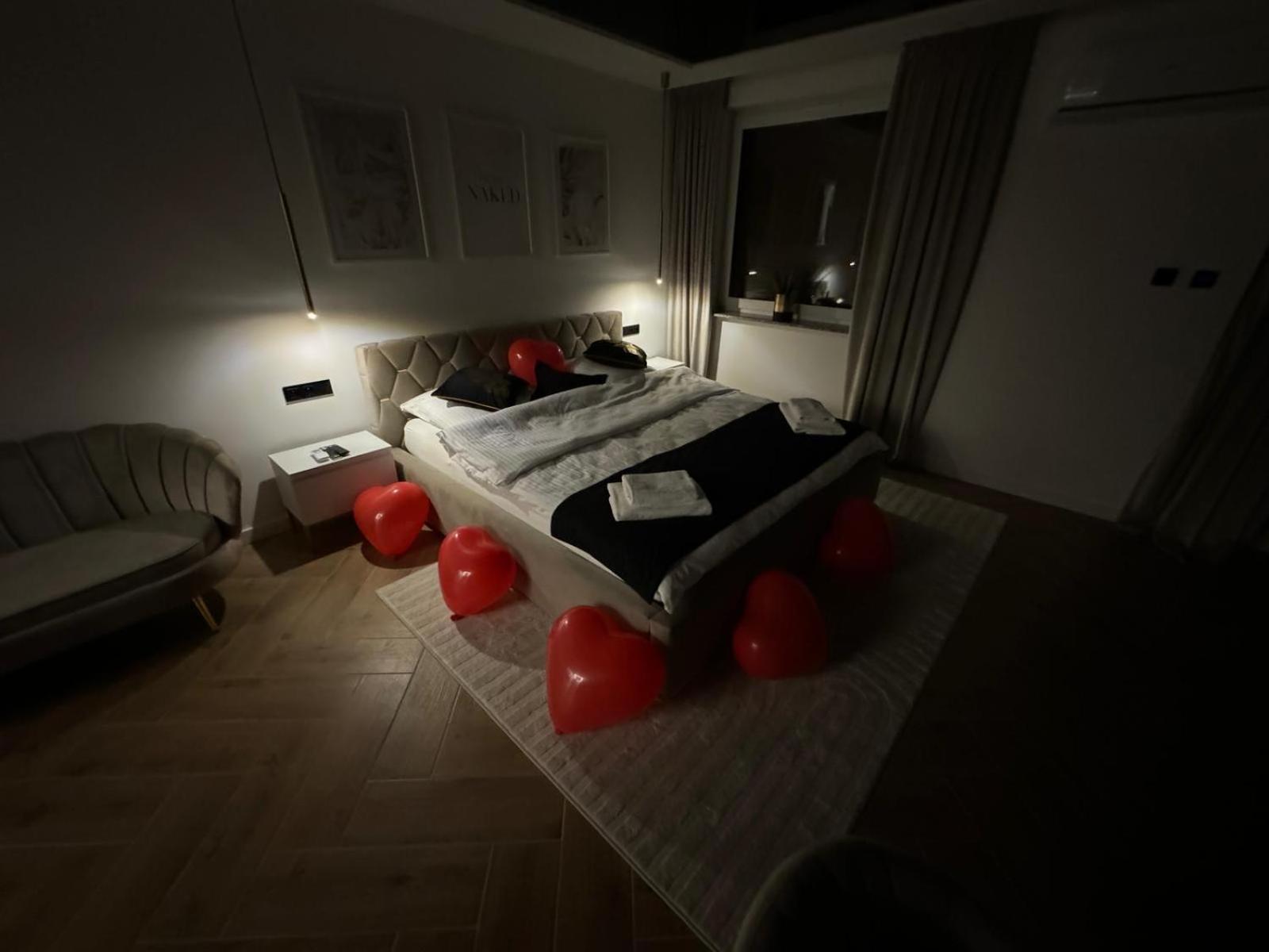 Apartament Z Jacuzzi Na Wylacznosc Dolina Baryczy Zmigrod Bagian luar foto