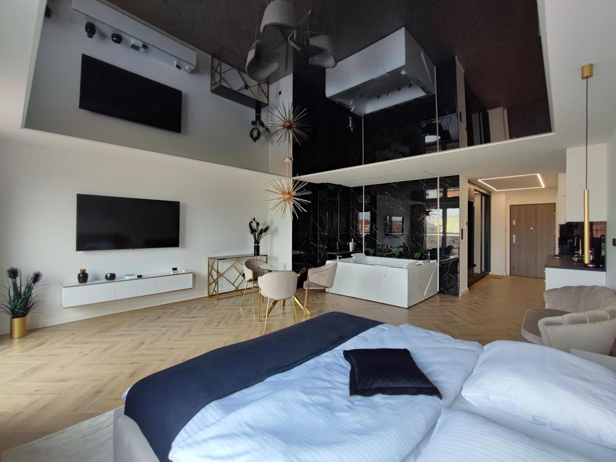 Apartament Z Jacuzzi Na Wylacznosc Dolina Baryczy Zmigrod Bagian luar foto