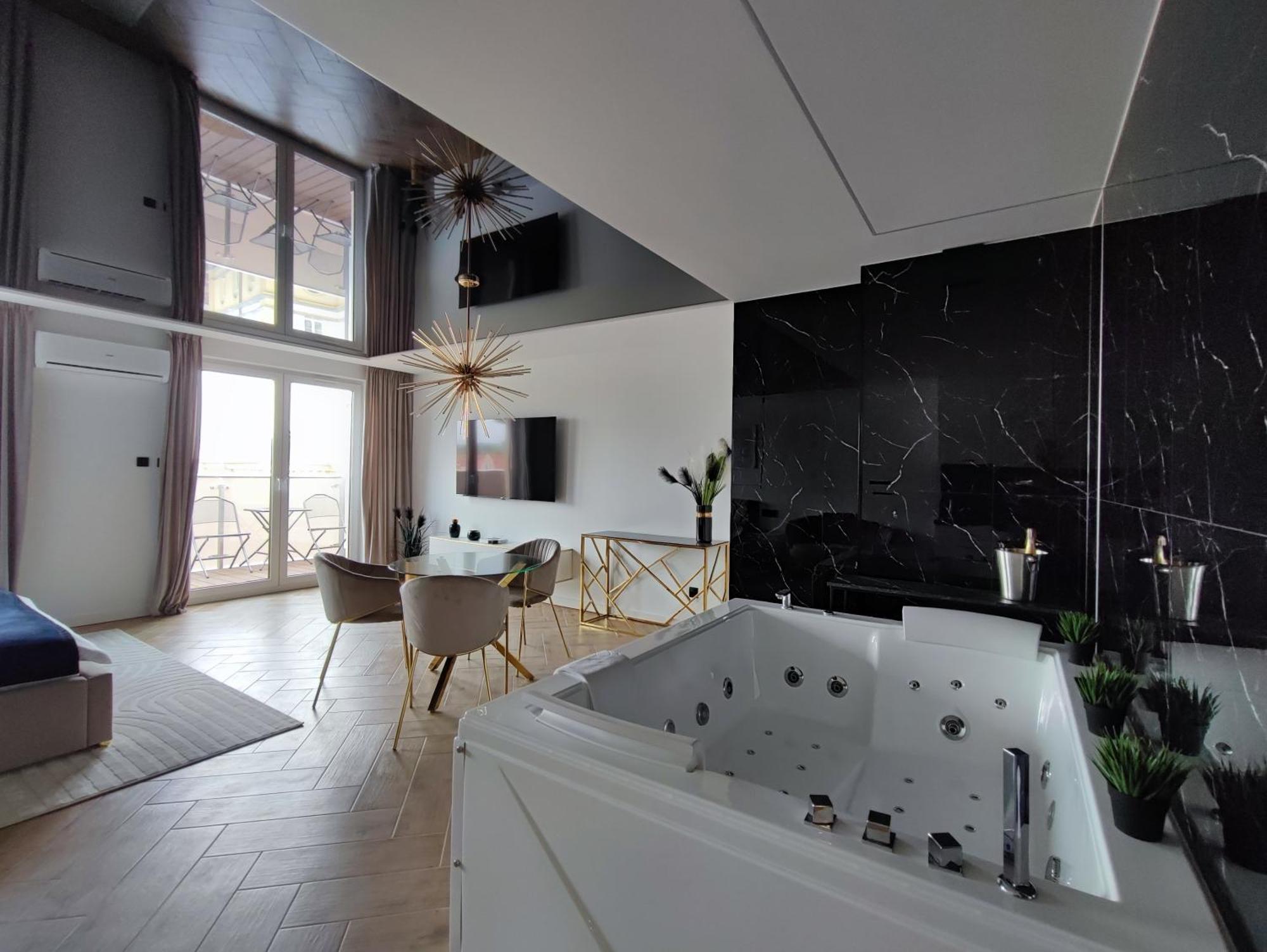 Apartament Z Jacuzzi Na Wylacznosc Dolina Baryczy Zmigrod Bagian luar foto