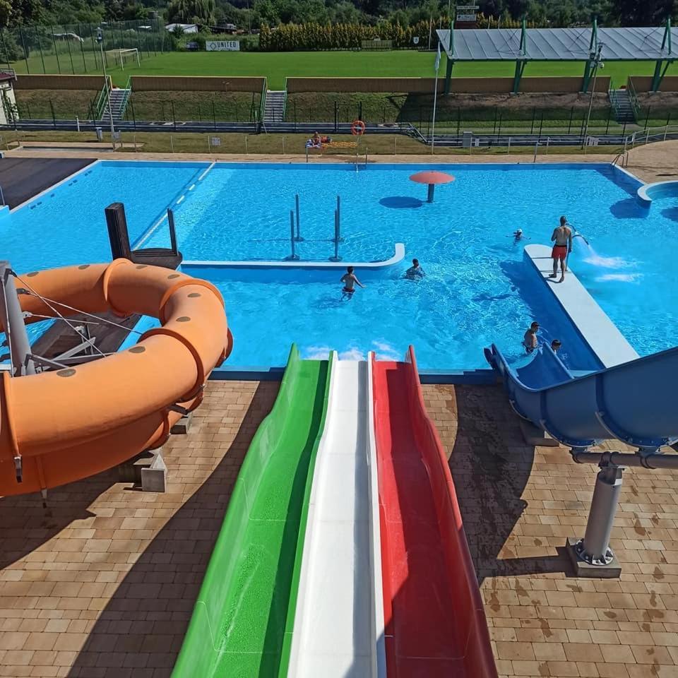 Apartament Z Jacuzzi Na Wylacznosc Dolina Baryczy Zmigrod Bagian luar foto